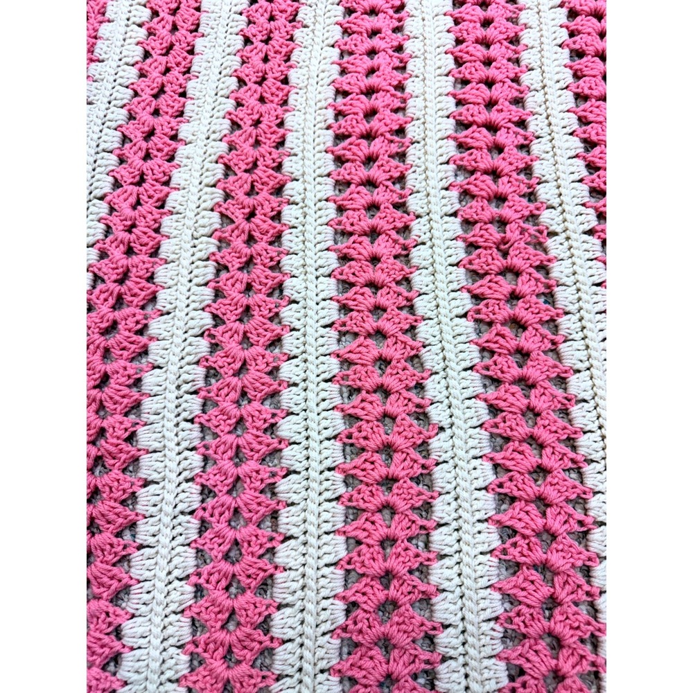 Vintage Handmade Crochet Afghan Blanket Pink White Striped Scalloped Edge 80x64 - Picture 6 of 6